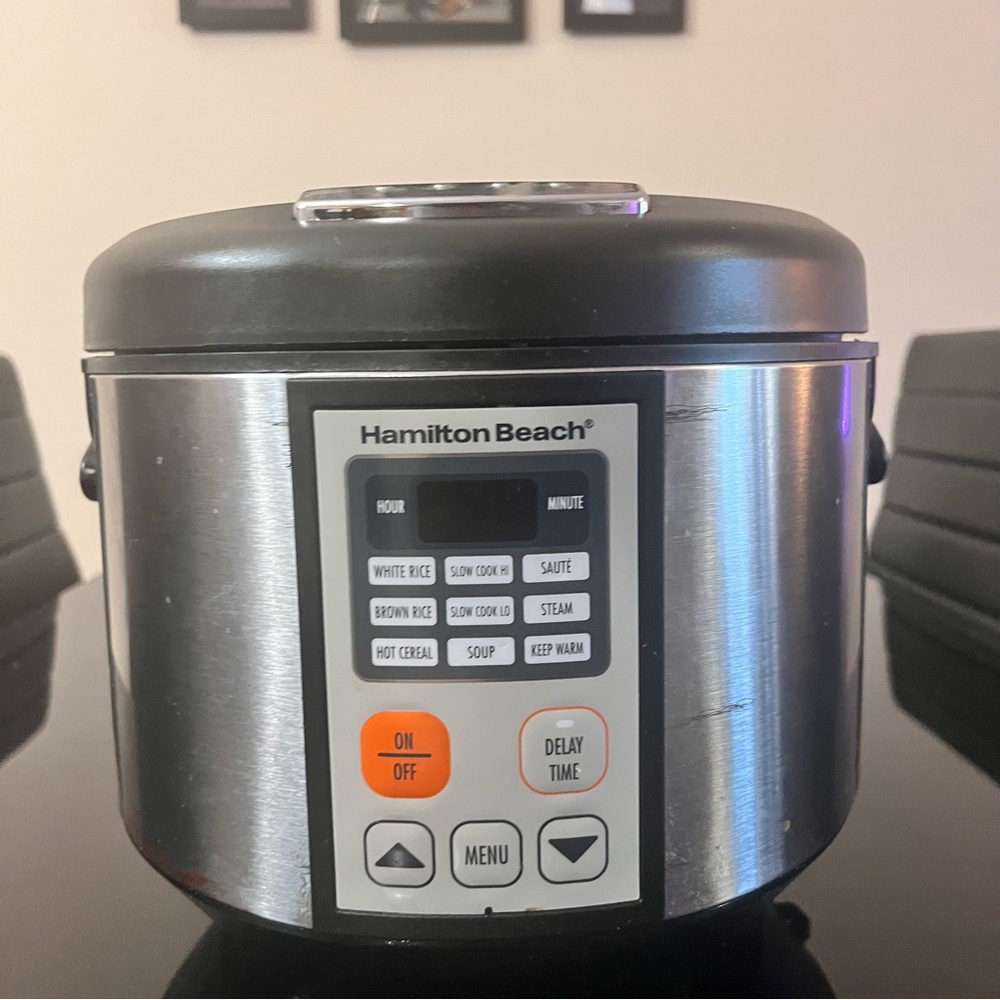 Hamilton Beach Silver and Black Rice Cooker